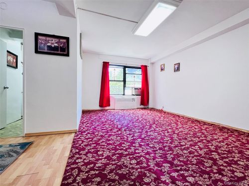 5z-duplex-9960 63rd Rd, Rego Park, NY, 11374-1921 | Card Image