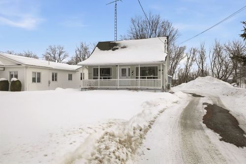 121 Rue Papineau, Papineauville, QC, J0V1R0 | Card Image