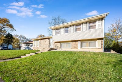 3200 Birchwood Drive, House other with 3 bedrooms, 1 bathrooms and 2 parking in Hazel Crest IL | Image 2