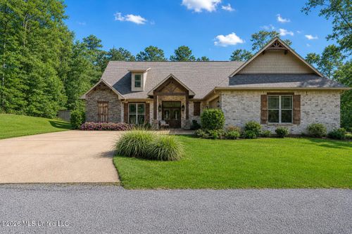 112 Laurelwood Trl, Mendenhall, MS, 39114-2301 | Card Image