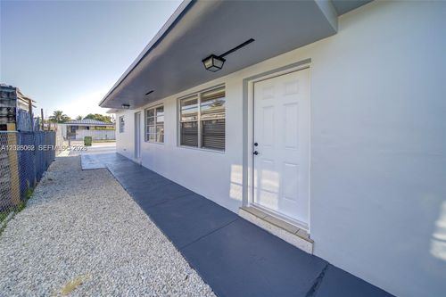 898-896 E 22nd St, Hialeah, FL, 33013-4223 | Card Image