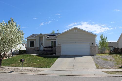 70 Aspen Way, Grantsville, UT, 84029-9318 | Card Image
