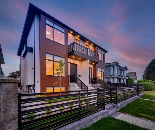 7813 18th Ave, Burnaby, BC, V3N1J5 | Card Image