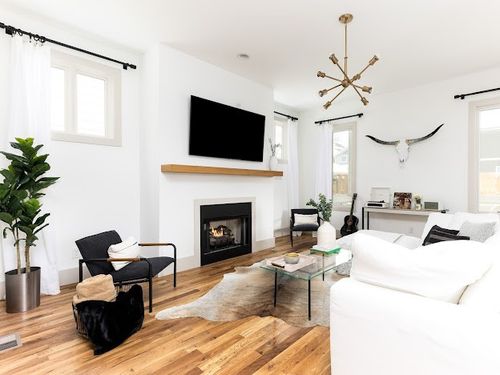 916 11th Ave N, Nashville, TN, 37208-3110 | Card Image