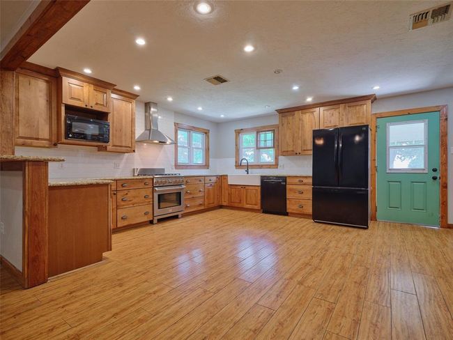 12021 Fm 1994 Rd, House other with 4 bedrooms, 3 bathrooms and 4 parking in Guy TX | Image 13