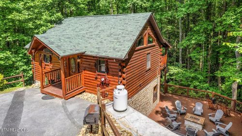 2429 Shady Creek Way, Sevierville, TN, 37862-8080 | Card Image