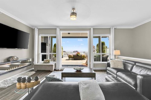 409-6470 194 St, Surrey, BC, V4N6J9 | Card Image