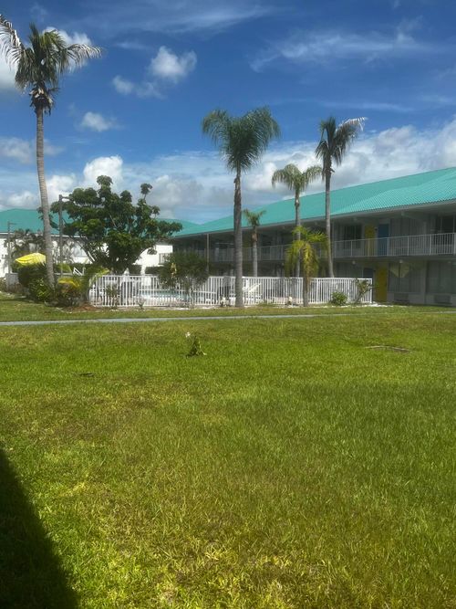 3224 S Us Highway 1, Fort Pierce, FL, 34982-6339 | Card Image