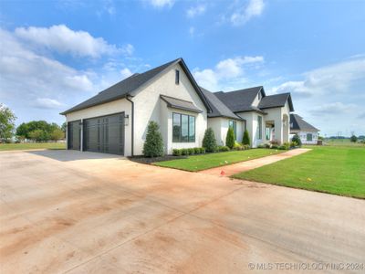 3183 E 168th Street S, House other with 4 bedrooms, 3 bathrooms and null parking in Bixby OK | Image 2