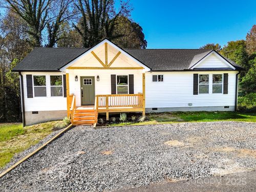 22 Hoyle St, Marion, NC, 28752-4499 | Card Image