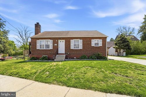 711 Poplar St, SHARON HILL, PA, 19079-1243 | Card Image