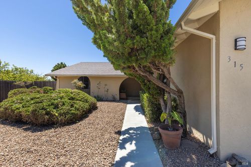 315 Barcelona Street, Vallejo, CA, 94591 | Card Image