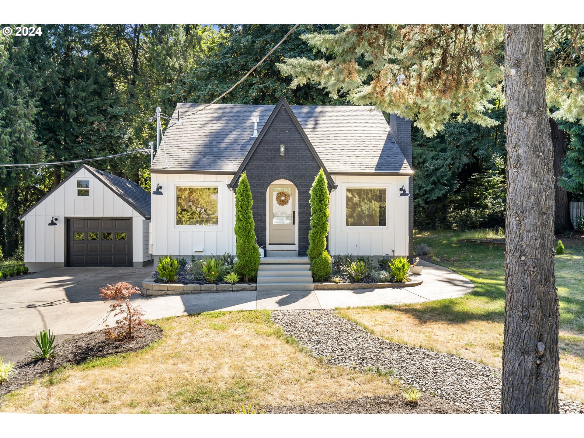 Elderberry Ln, Portland, OR 97267