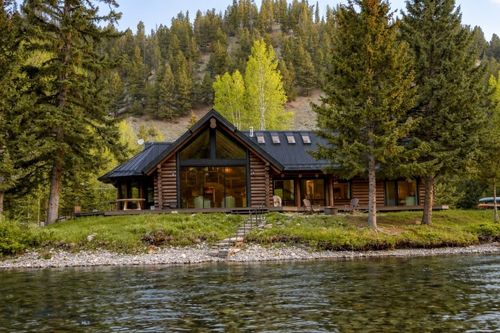 49622 Gallatin Rd, Gallatin Gateway, MT, 59730 | Card Image