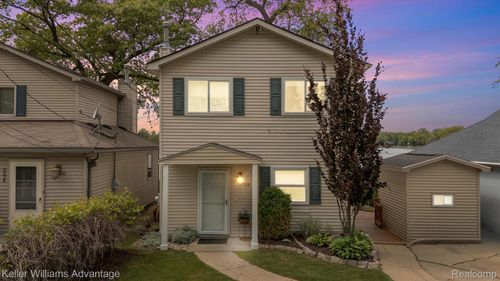 8518 Cascade St, Commerce Township, MI, 48382-4707 | Card Image