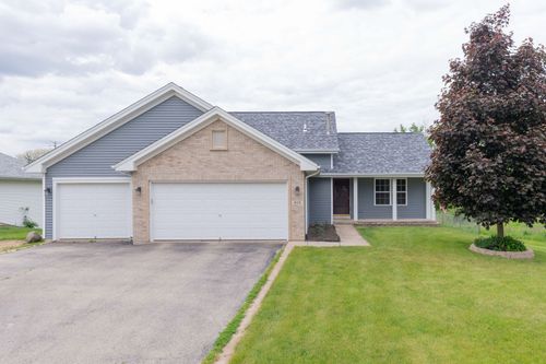 912 Meadow Ln, WINNEBAGO, IL, 61088-9739 | Card Image