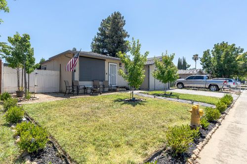 1121 Creekside Way, Galt, CA, 95632 | Card Image