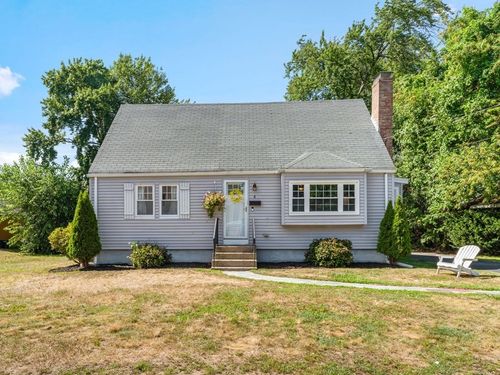 8 Fielding St, Wakefield, MA, 01880-1603 | Card Image