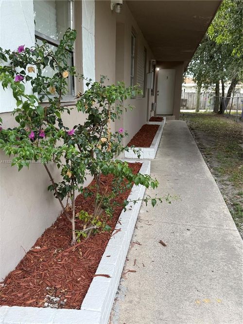 1-2215 Ne 172nd St, North Miami Beach, FL, 33160 | Card Image