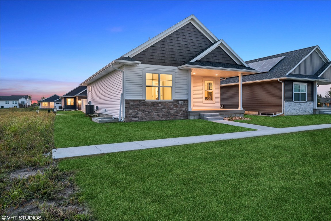 Rookwood Ln, Marion, IA 52302