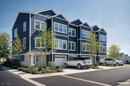 186 Canterbury Ave, North Arlington, NJ, 07031-5014 | Card Image