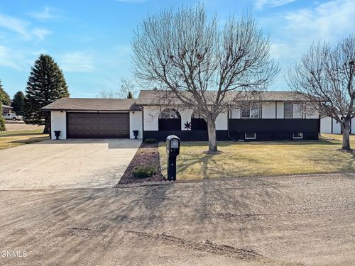 106 Country Club Ave, Plentywood, MT, 59254-1500 | Card Image