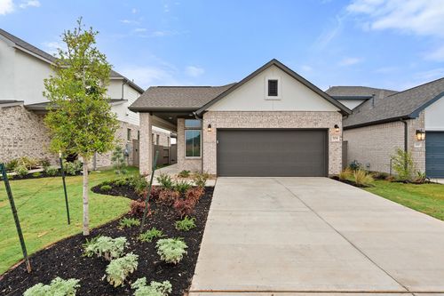 204 Bloomington Loop, Hutto, TX, 78634-2796 | Card Image