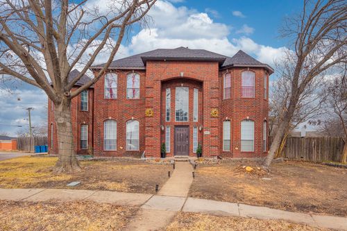 8701 Creekside Dr, Rowlett, TX, 75089-8628 | Card Image