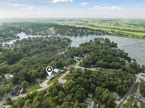 1218 E Ridge Dr, Brooklyn, IA, 52211-9413 | Card Image