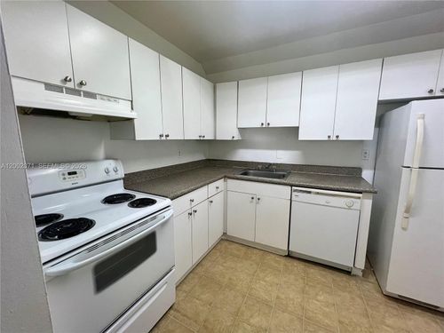 apt-307-5102 Nw 79th Ave, Doral, FL, 33166-4729 | Card Image