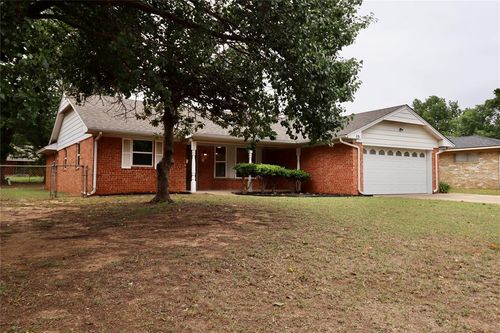 15 Mojave Dr, Shawnee, OK, 74801-5527 | Card Image