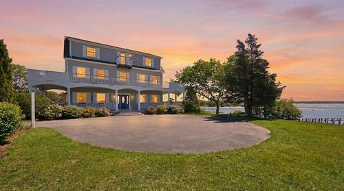 12 Groveland St, Buzzards Bay, MA, 02532-5369 | Card Image