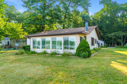 10494 Tomkinson Dr, Scotts, MI, 49088-8765 | Card Image