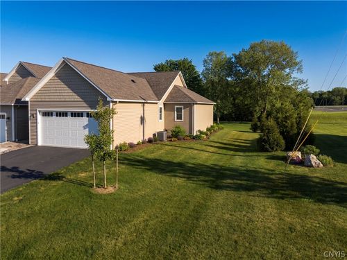4490 Lauder Ln, Skaneateles, NY, 13152-6402 | Card Image