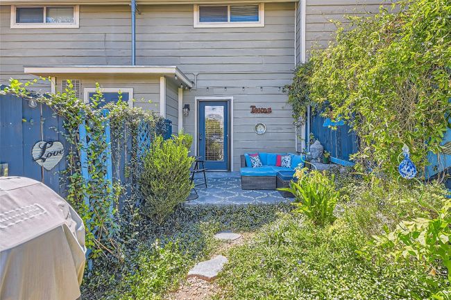 Private back patio | Image 12