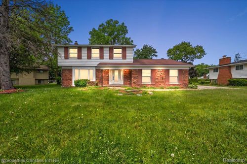 6628 Heather Heath, West Bloomfield Charter Township, MI, 48322 | Card Image