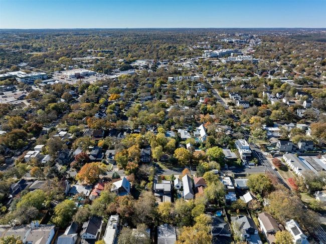 1702 Bauerle Ave, House other with 4 bedrooms, 3 bathrooms and 2 parking in Austin TX | Image 34