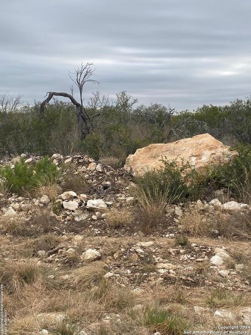 644 Legend Hills Rd, Uvalde, TX, 78801 | Card Image