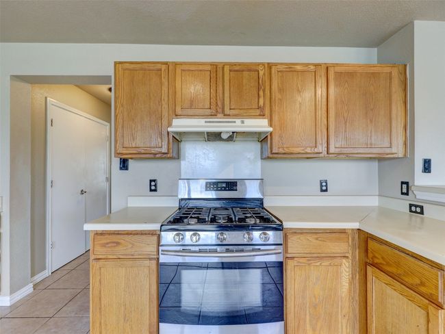 335 Dandelion Loop, House other with 4 bedrooms, 3 bathrooms and null parking in Kyle TX | Image 21