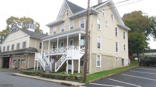 5 Wells Ave, Hampton, NJ, 08827-2734 | Card Image