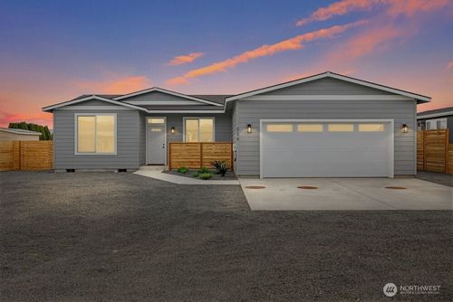 334 Spring Cir Sw, Mattawa, WA, 99349-2084 | Card Image