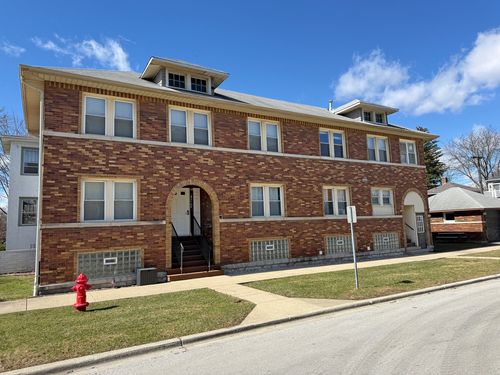 3708 Sunnyside Ave, Brookfield, IL, 60513-1632 | Card Image
