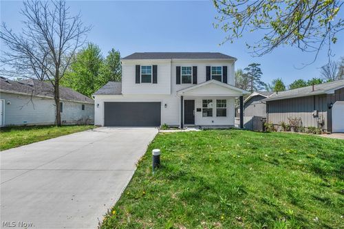 189 Alexander Dr, Elyria, OH, 44035-1833 | Card Image