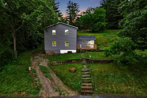 218 W Franklin St, Nelsonville, OH, 45764-1151 | Card Image