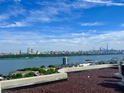 5-jn-100 Carlyle Dr, Cliffside Park, NJ, 07010 | Card Image