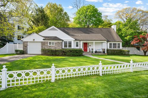 52 Midland Ave, Bronxville, NY, 10708-3224 | Card Image