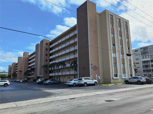 apt-102-500 Ne 12th Ave, Hallandale Beach, FL, 33009-3647 | Card Image
