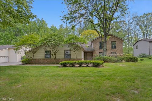 1341 Fox Run Dr, Youngstown, OH, 44512-4038 | Card Image