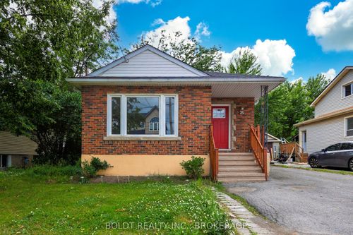 25 King St, Thorold, ON, L2V3T6 | Card Image