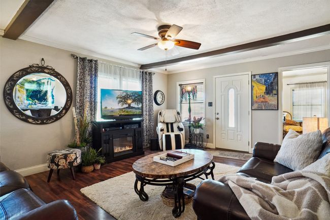 1860 Old Base Rd, House other with 3 bedrooms, 4 bathrooms and null parking in Aurora TX | Image 4